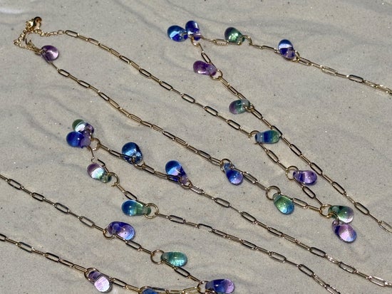 Glowdrop Necklace: Cool tone